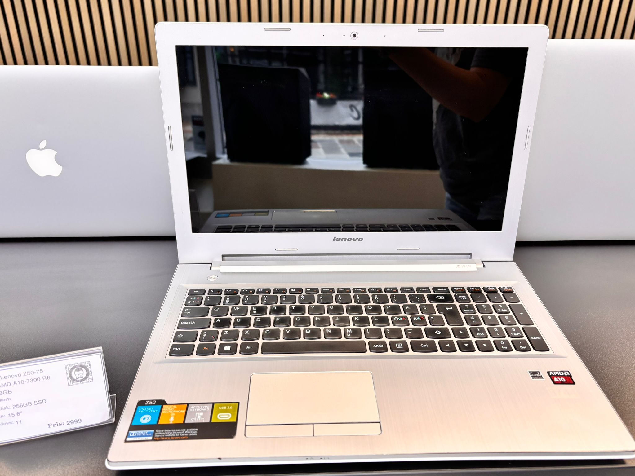 Lenovo Z50-75 Laptop AMD A10-7300 R6 8GB RAM 256GB SSD 15.6"
