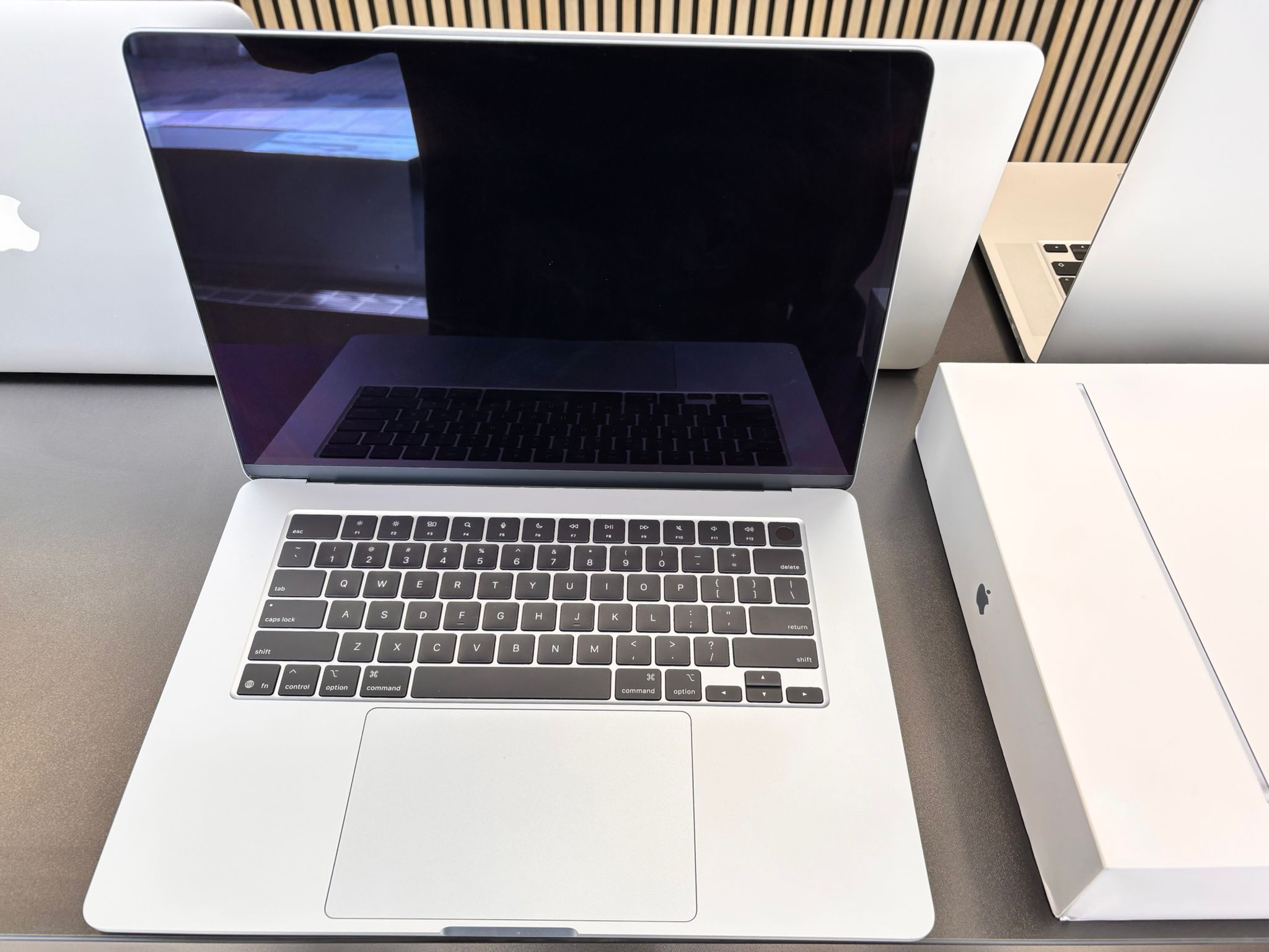 Apple MacBook Air 15-inch M4 chip 16GB 256GB - Bild 3