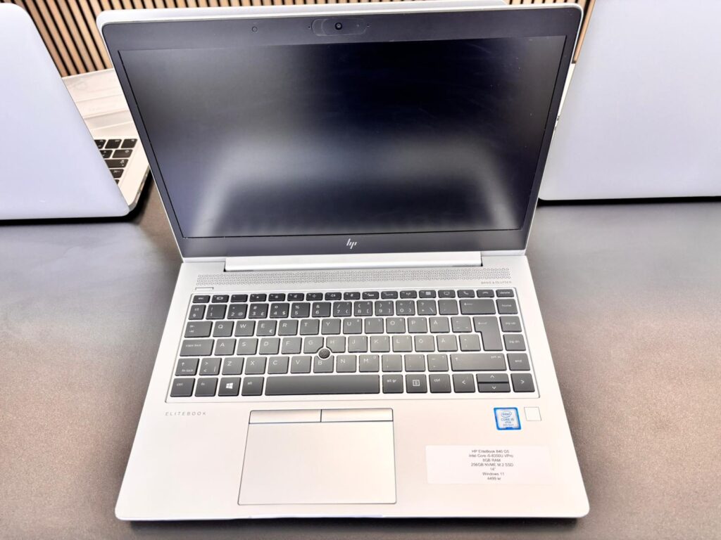 HP EliteBook 840 G5 Intel Core i5-8350U vPro 8GB RAM 256GB NVMe M.2 SSD 14"