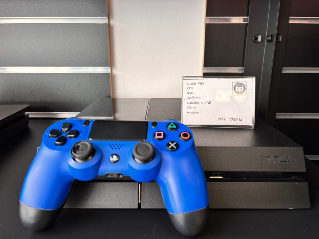 PlayStation 4 500GB | Blå Handkontroll